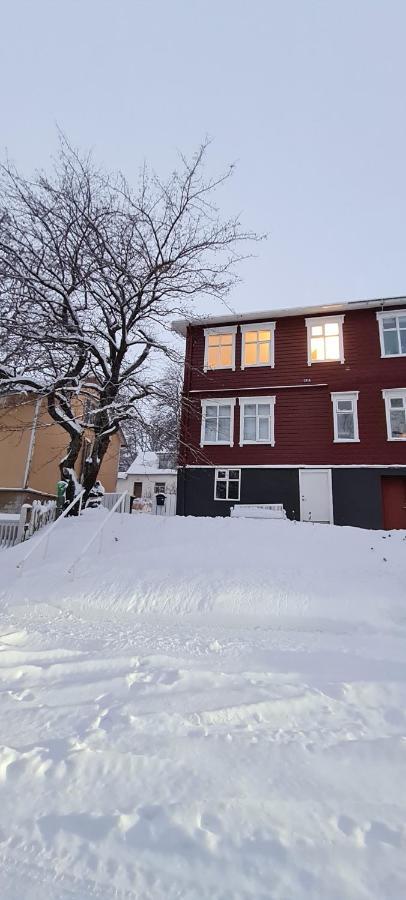 Appartement In The Heart Of Akureyri Extérieur photo